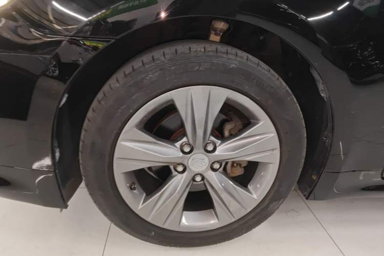 Used Toyota Crown 2015 2.0T Fashion Edition Left Front Wheel Hub