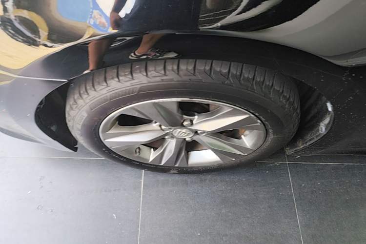 Used Toyota Crown 2015 2.0T Fashion Edition Left Front Wheel Hub