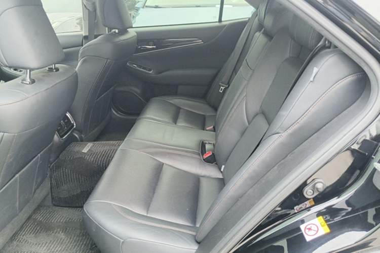 Used Toyota Crown 2015 2.0T Fashion Edition Left Rear Seat