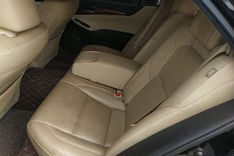 Used Toyota Crown 2015 2.0T Fashion Edition Left Rear Seat