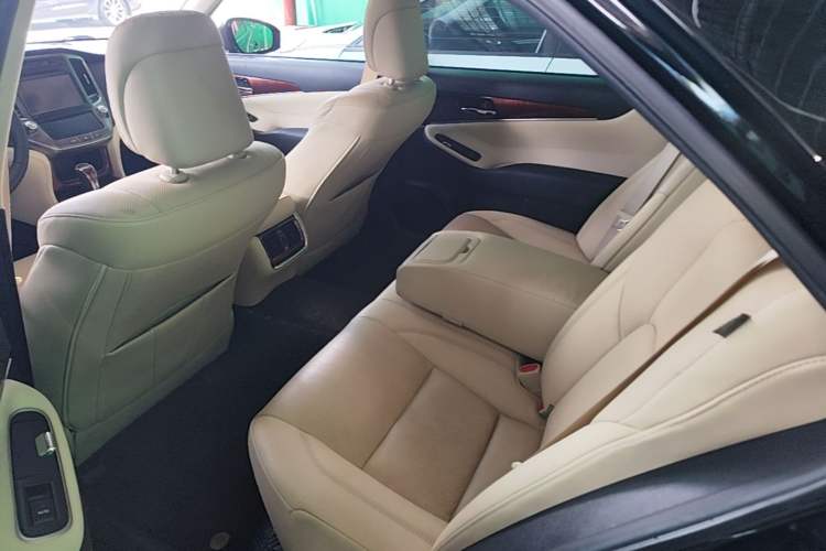 Used Toyota Crown 2015 2.0T Fashion Edition Left Rear Seat