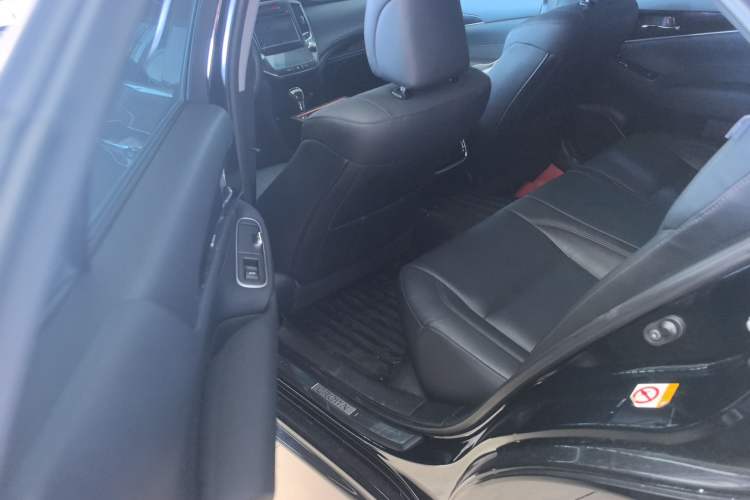 Used Toyota Crown 2015 2.0T Fashion Edition Left Rear Seat