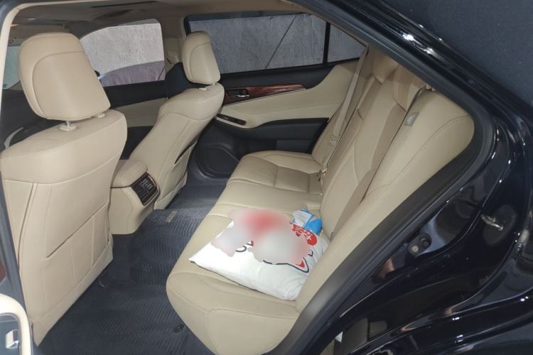 Used Toyota Crown 2015 2.0T Fashion Edition Left Rear Seat