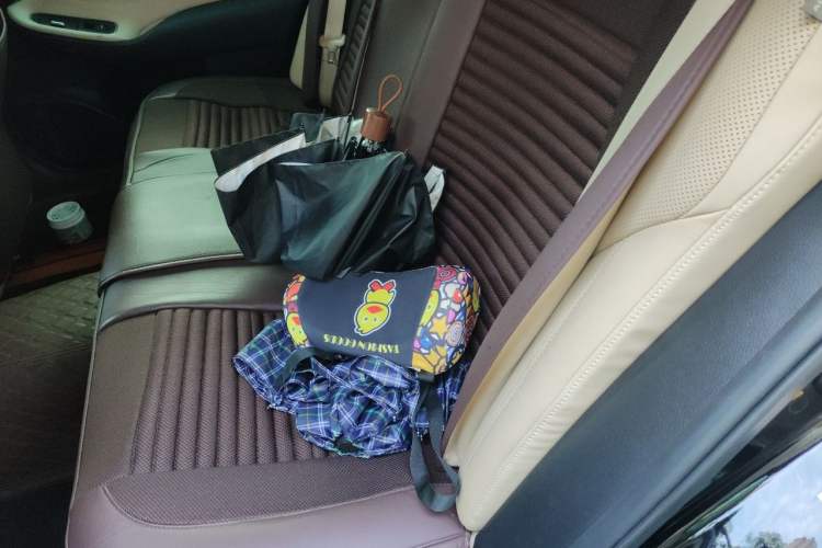 Used Toyota Crown 2015 2.0T Fashion Edition Left Rear Seat