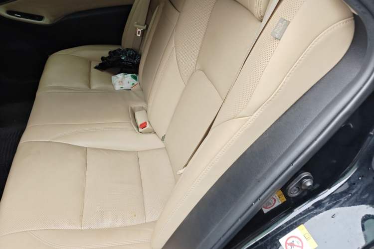 Used Toyota Crown 2015 2.0T Fashion Edition Left Rear Seat