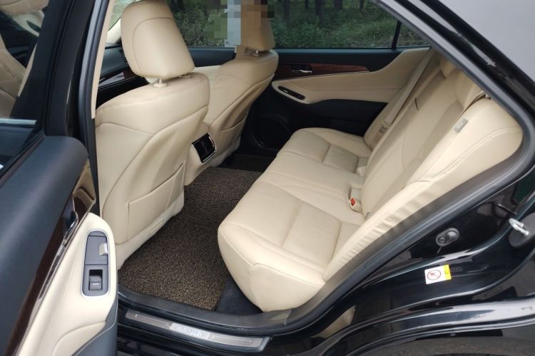 Used Toyota Crown 2015 2.5L Elite Edition Left Rear Seat