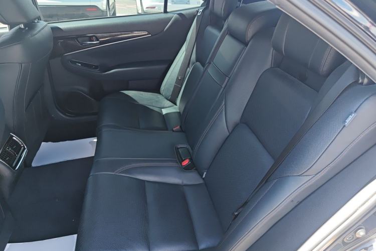 Used Toyota Crown 2015 2.0T Fashion Edition Left Rear Seat