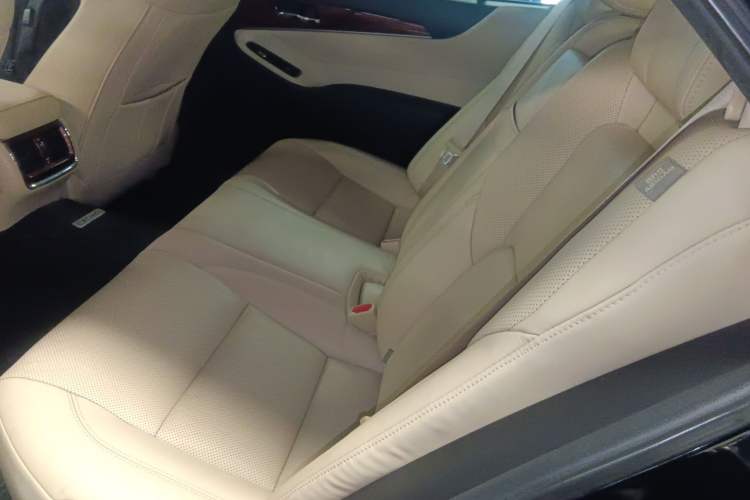 Used Toyota Crown 2015 2.0T Fashion Edition Left Rear Seat
