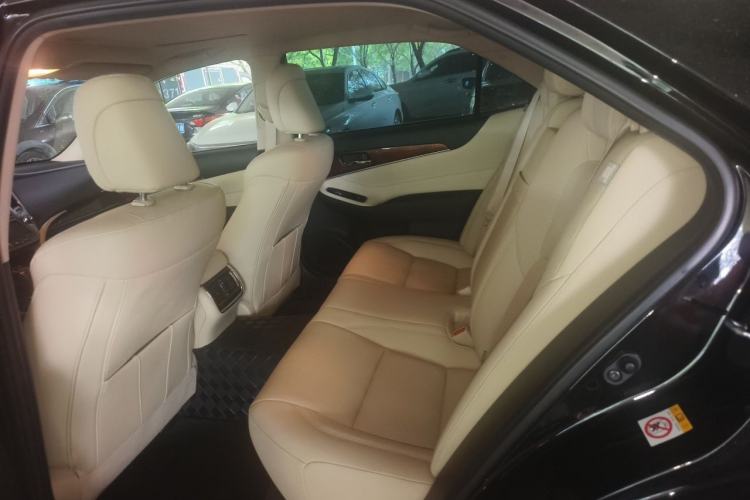 Used Toyota Crown 2015 2.0T Fashion Edition Left Rear Seat
