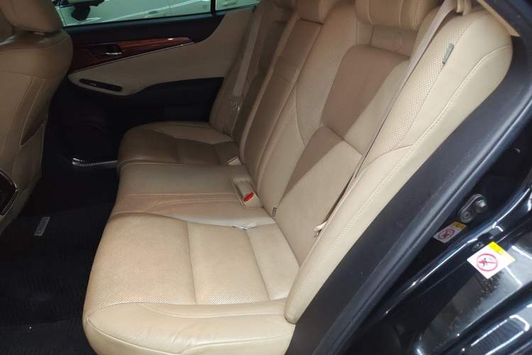 Used Toyota Crown 2015 2.0T Fashion Edition Left Rear Seat