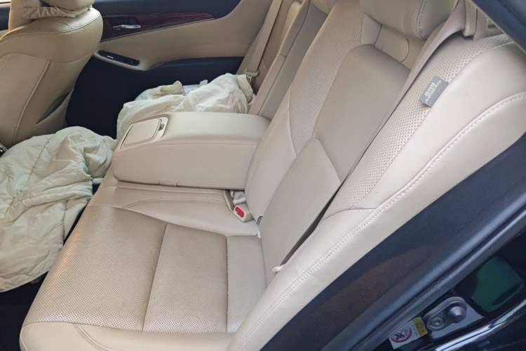 Used Toyota Crown 2015 2.0T Fashion Edition Left Rear Seat