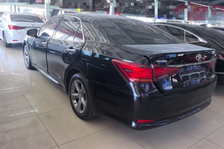 Used Toyota Crown 2015 2.0T Fashion Edition Left Side