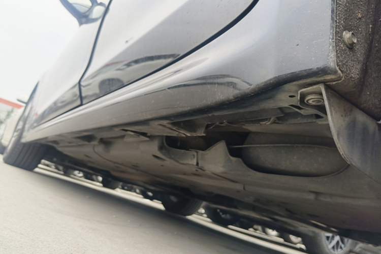 Used Toyota Crown 2015 2.0T Fashion Edition Left Side Sill