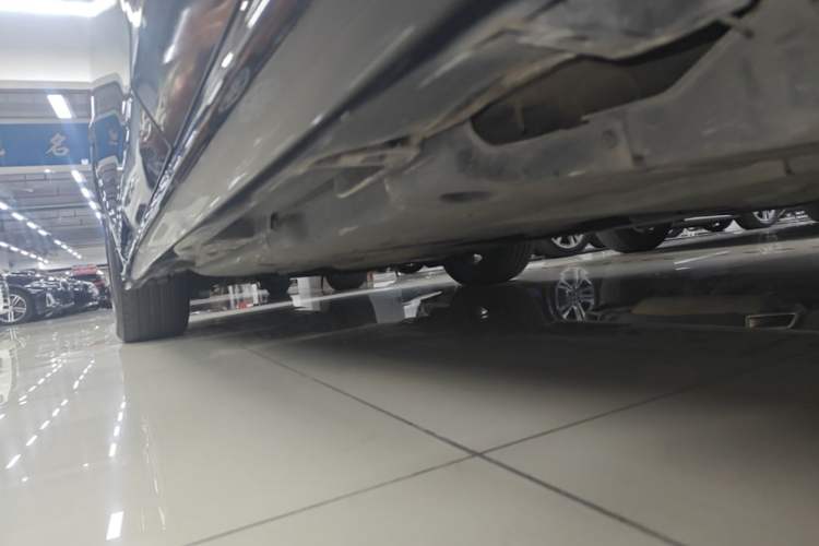 Used Toyota Crown 2015 2.0T Fashion Edition Left Side Sill