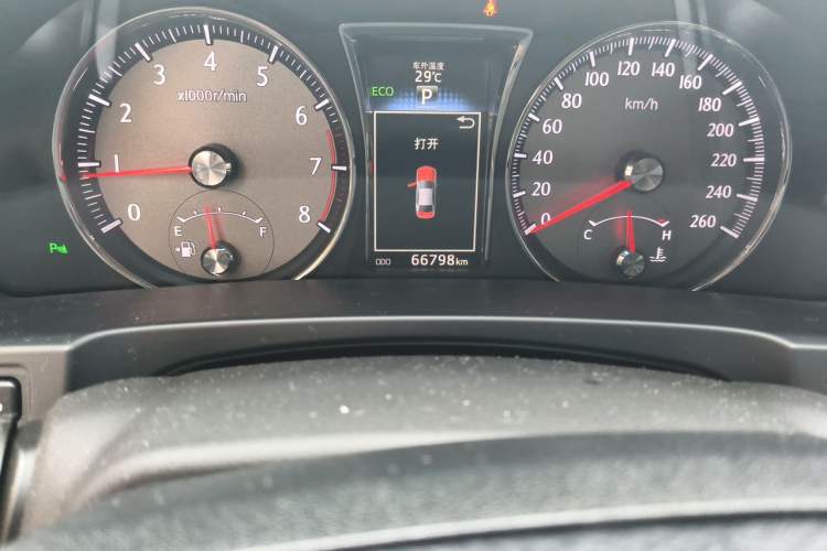 Used Toyota Crown 2015 2.5L Smart Edition Odometer Close Up