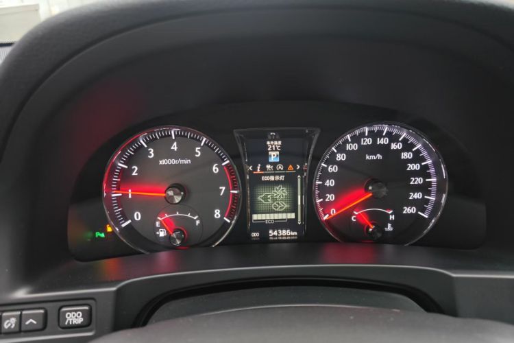 Used Toyota Crown 2015 2.0T Fashion Edition Odometer Close Up