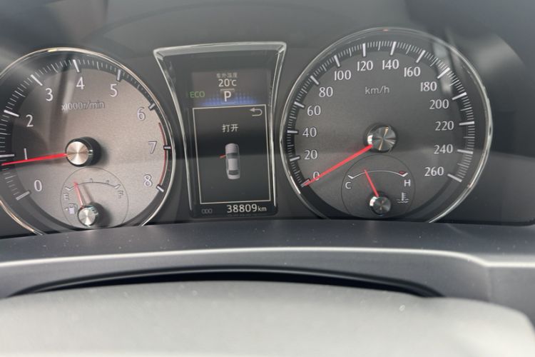 Used Toyota Crown 2015 2.5L Smart Edition Odometer Close Up