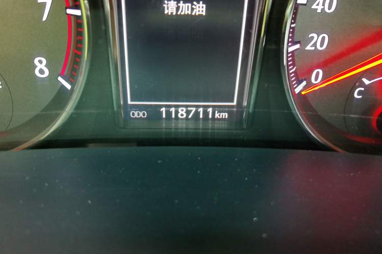 Used Toyota Crown 2015 2.5L Smart Edition Odometer Close Up