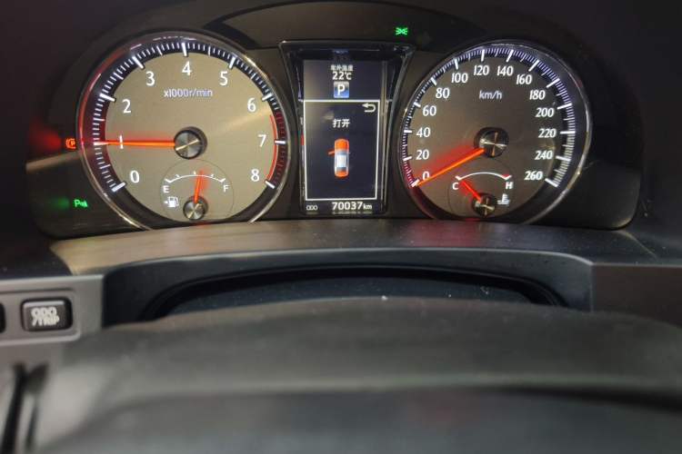 Used Toyota Crown 2015 2.5L Smart Edition Odometer Close Up