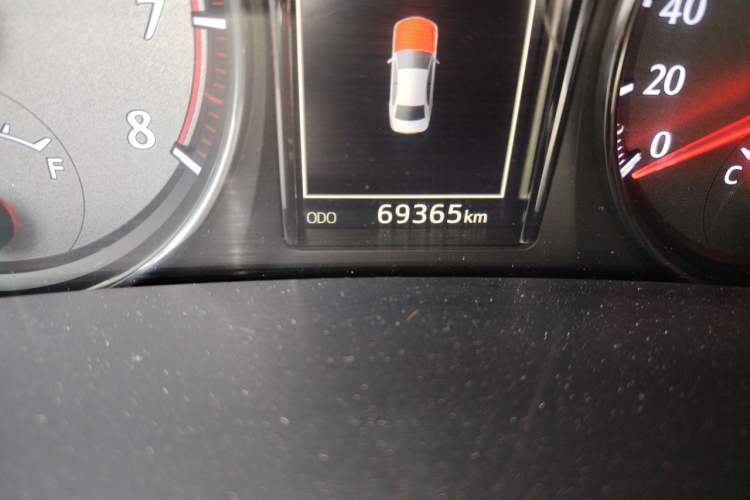 Used Toyota Crown 2015 2.5L Elite Edition Odometer Close Up
