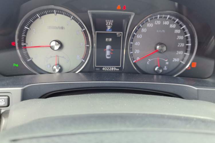 Used Toyota Crown 2015 2.0T Fashion Edition Odometer Close Up