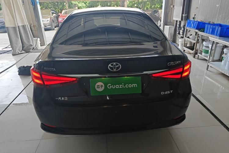 Used Toyota Crown 2015 2.0T Pioneer Edition Rear