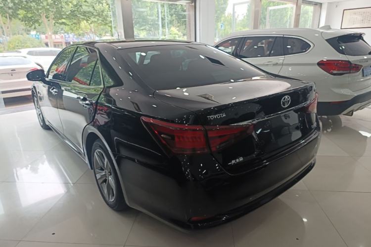 Used Toyota Crown 2015 2.0T Fashion Edition Rear Left 45 Deg