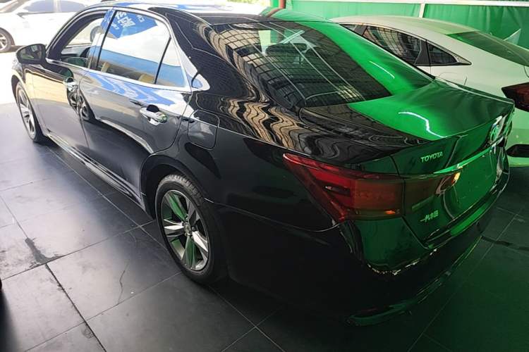Used Toyota Crown 2015 2.0T Fashion Edition Rear Left 45 Deg