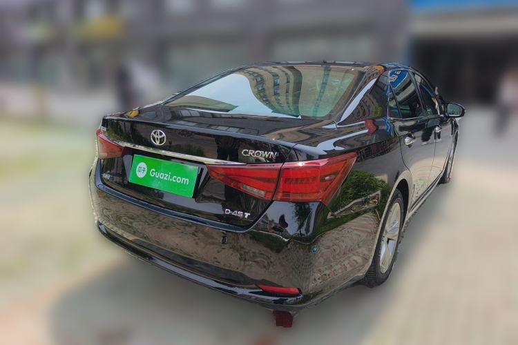 Used Toyota Crown 2015 2.0T Fashion Edition Rear Right 45 Deg