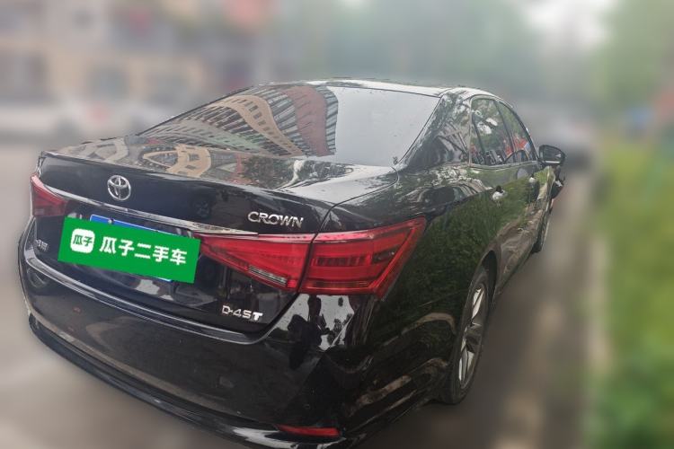 Used Toyota Crown 2015 2.0T Fashion Edition Rear Right 45 Deg