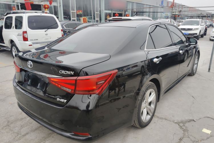 Used Toyota Crown 2015 2.0T Fashion Edition Rear Right 45 Deg