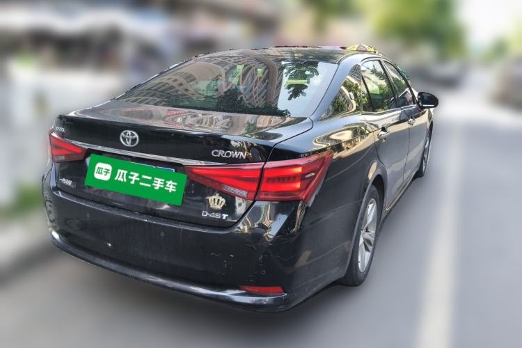 Used Toyota Crown 2015 2.0T Fashion Edition Rear Right 45 Deg