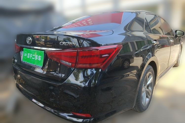 Used Toyota Crown 2015 2.0T Fashion Edition Rear Right 45 Deg