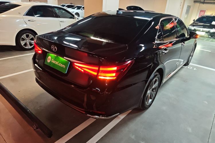 Used Toyota Crown 2015 2.0T Fashion Edition Rear Right 45 Deg