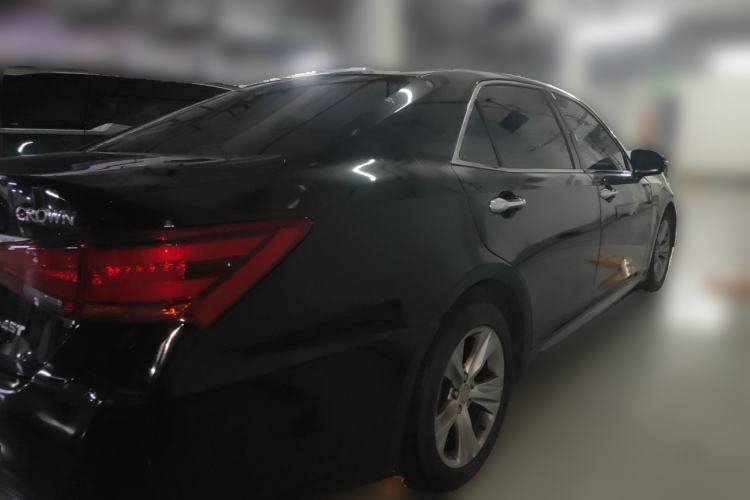 Used Toyota Crown 2015 2.0T Fashion Edition Rear Right 45 Deg