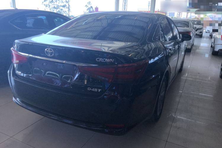 Used Toyota Crown 2015 2.0T Fashion Edition Rear Right 45 Deg