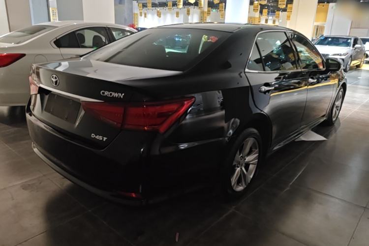 Used Toyota Crown 2015 2.0T Fashion Edition Rear Right 45 Deg