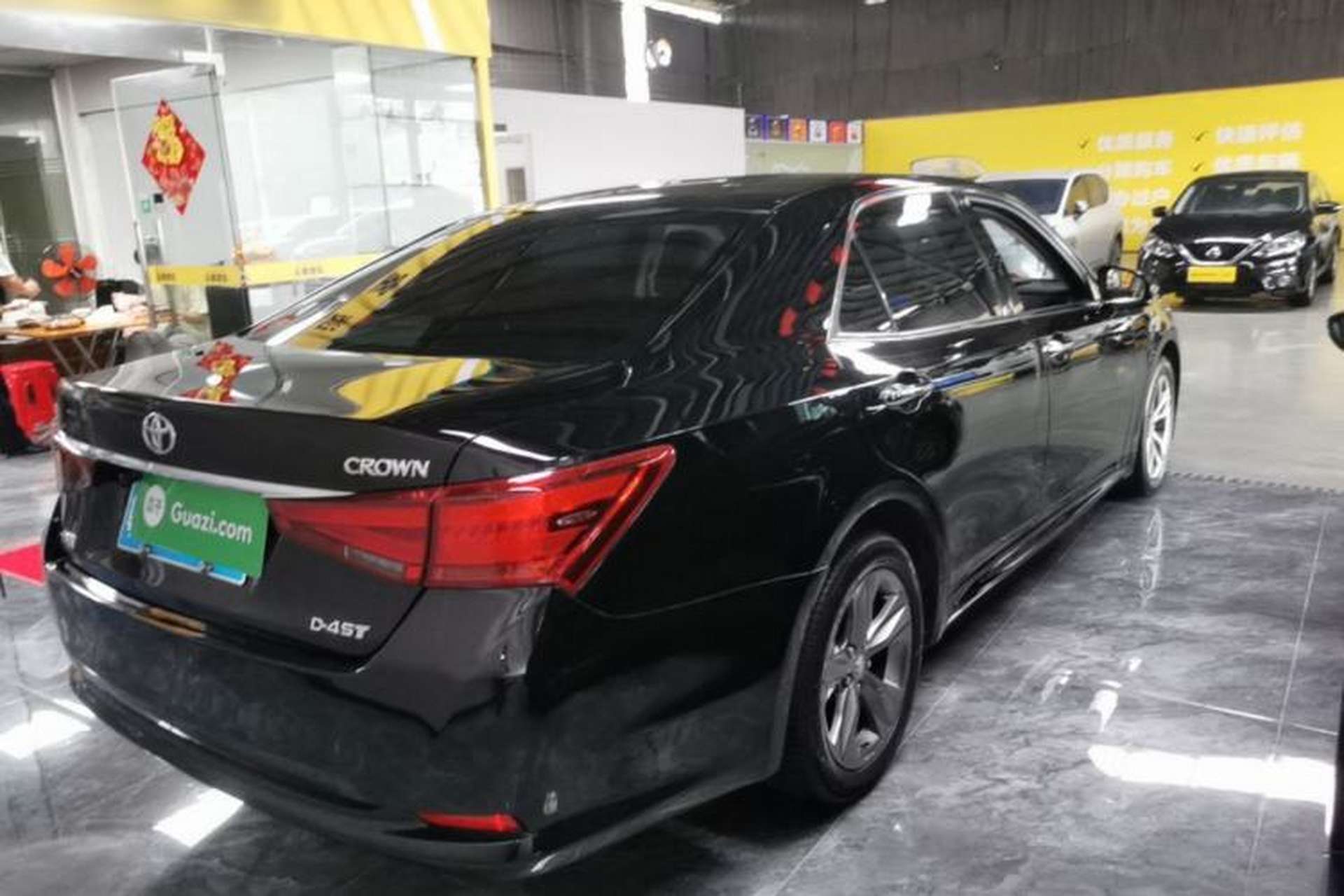 Used Toyota Crown 2015 2.0T Fashion Edition Rear Right 45 Deg