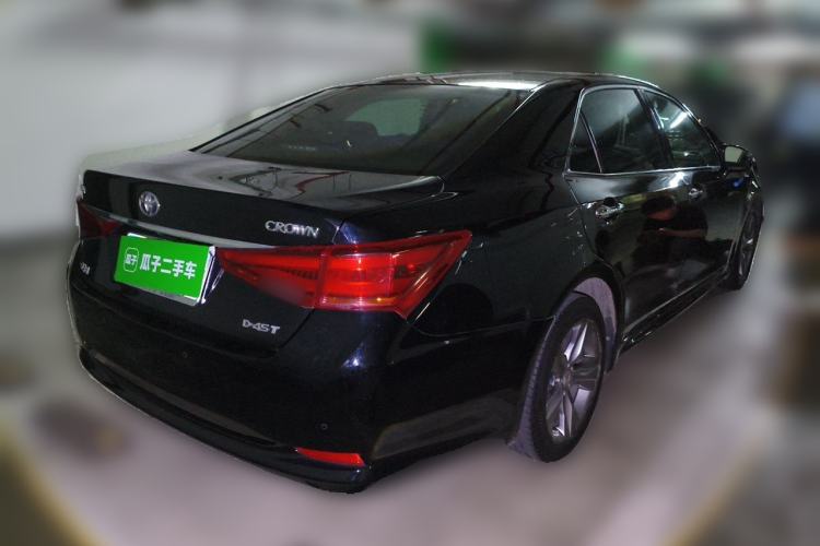 Used Toyota Crown 2015 2.0T Fashion Edition Rear Right 45 Deg