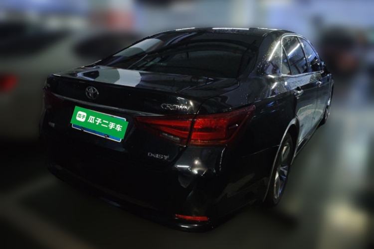 Used Toyota Crown 2015 2.0T Fashion Edition Rear Right 45 Deg