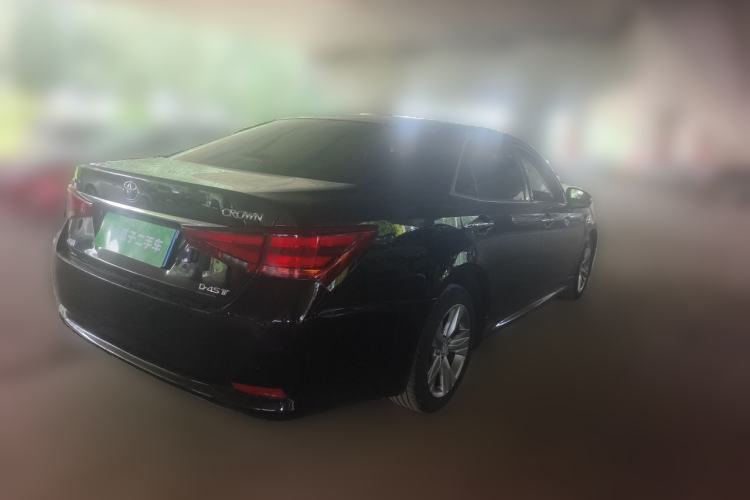 Used Toyota Crown 2015 2.0T Fashion Edition Rear Right 45 Deg