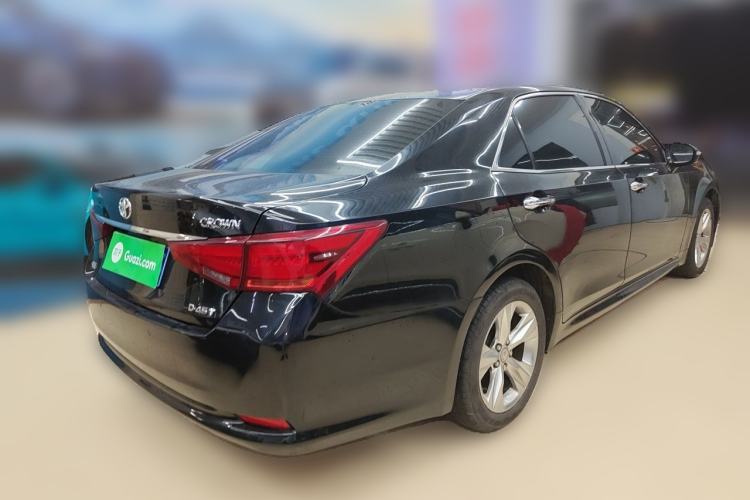 Used Toyota Crown 2015 2.0T Fashion Edition Rear Right 45 Deg