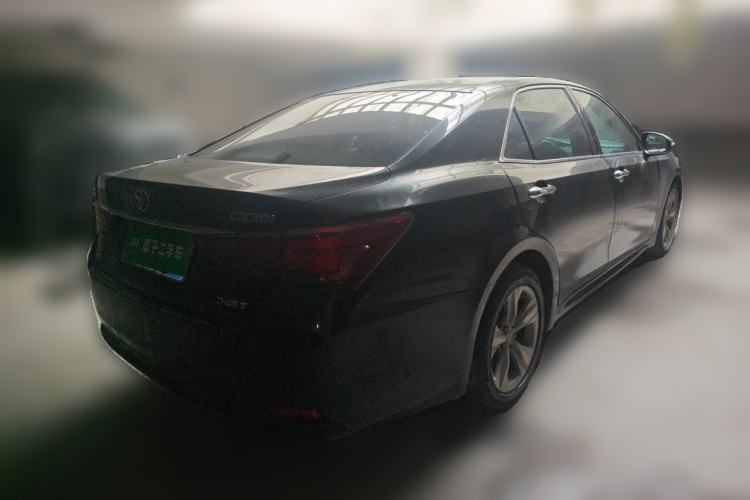 Used Toyota Crown 2015 2.0T Fashion Edition Rear Right 45 Deg