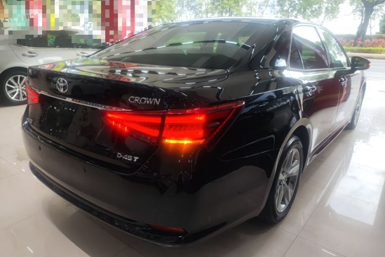 Used Toyota Crown 2015 2.0T Pioneer Edition Rear Right 45 Deg