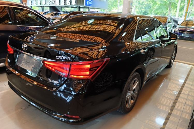Used Toyota Crown 2015 2.0T Fashion Edition Rear Right 45 Deg