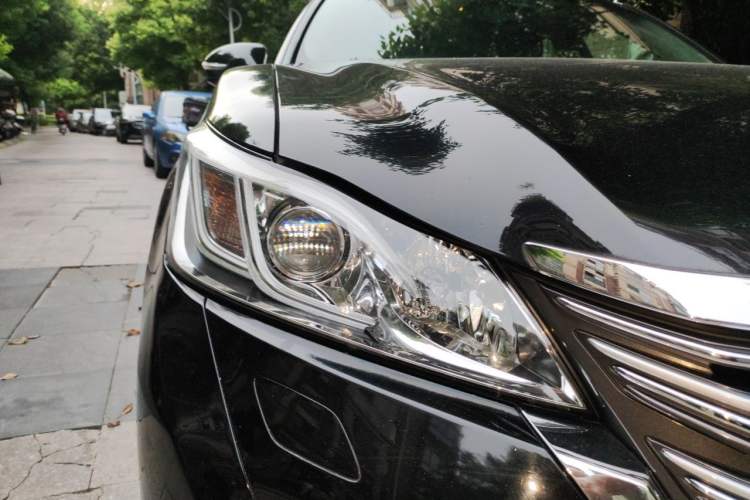 Used Toyota Crown 2015 2.0T Premium Edition Right Front Headlight