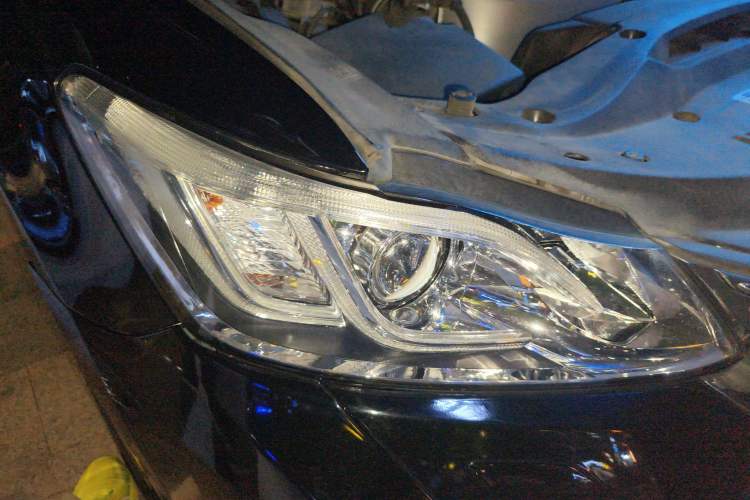 Used Toyota Crown 2015 2.5L Smart Edition Right Front Headlight
