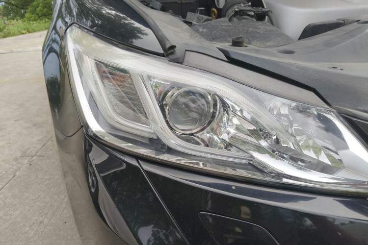 Used Toyota Crown 2015 2.5L Elite Edition Right Front Headlight