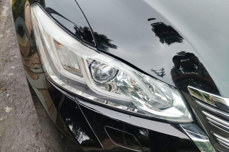 Used Toyota Crown 2015 2.5L Elite Edition Right Front Headlight