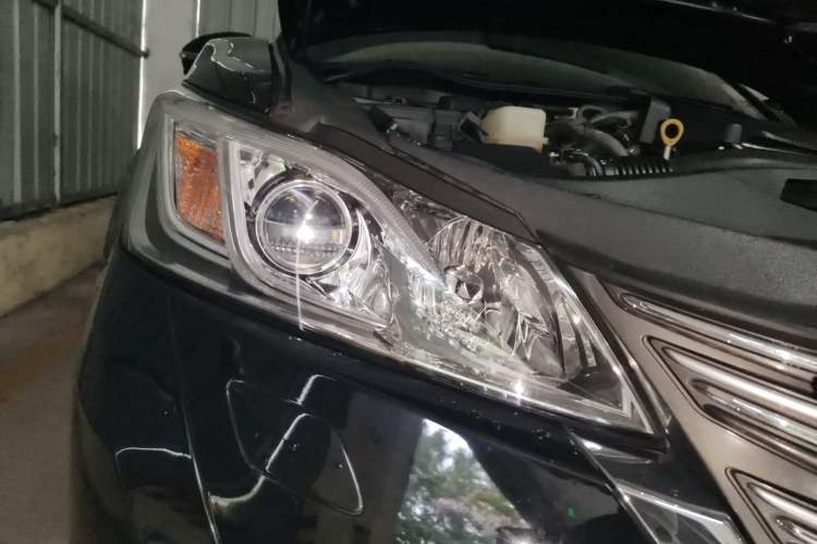 Used Toyota Crown 2015 2.0T Fashion Edition Right Front Headlight